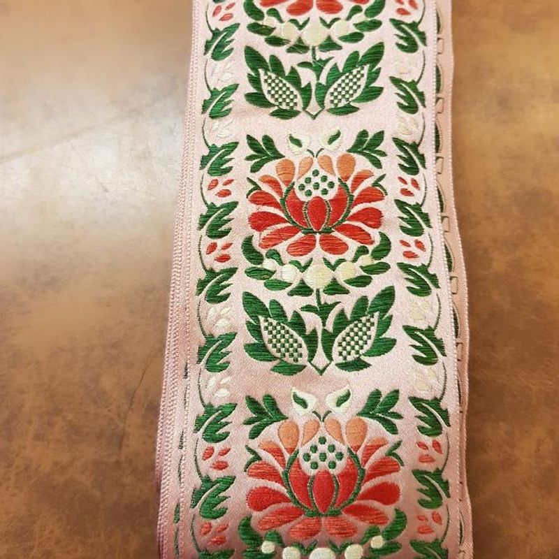 Silkebånd folkedrakt rosa