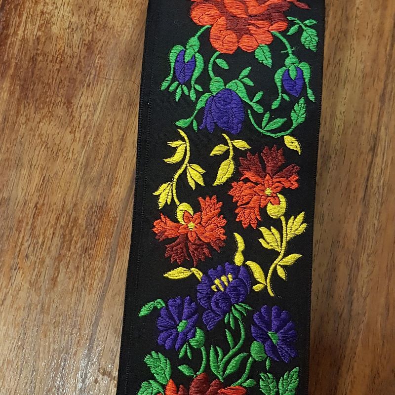 Sort blomstrete bånd 7,5 cm